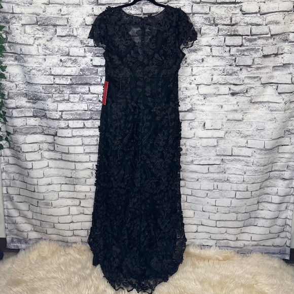 Carmen Marc Valvo Black Lace and Floral Maxi Dress Size 12 - Picture 3 of 11